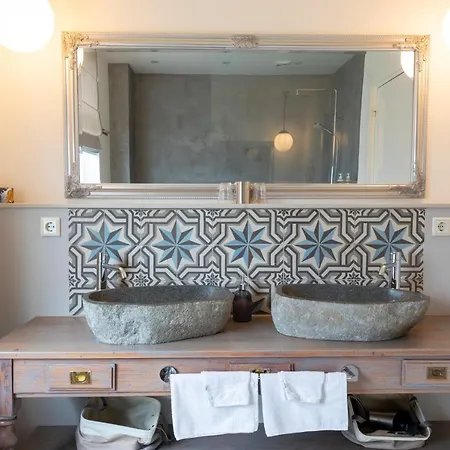 Bed & Breakfast Thoez